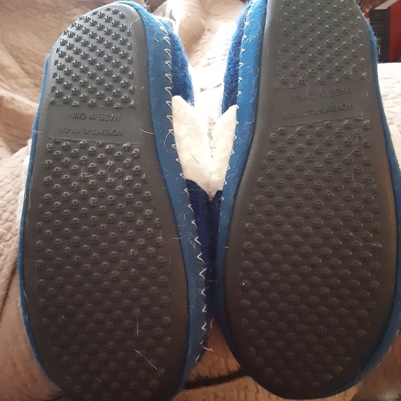 Slippers - Picture 2 of 2